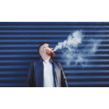 爲什麽很多年輕人喜歡抽電子煙？